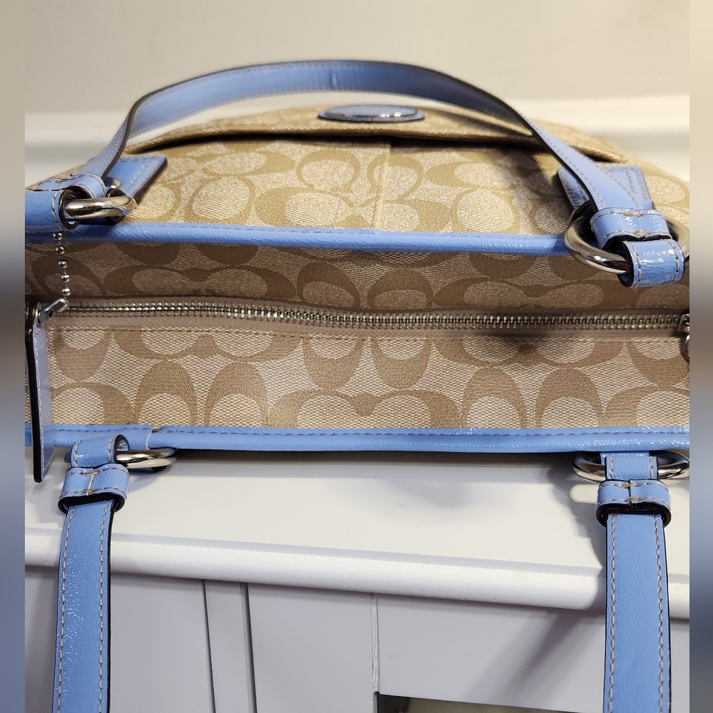 (SOLD) Coach Peyton Signature Heritage Tote Bag Sky #18917 - Picture 5 of 10